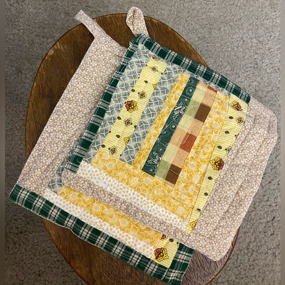 Set of Two Grandma Core/Farmhouse/Shabby Chic Patchwork Quilted Pot Holders